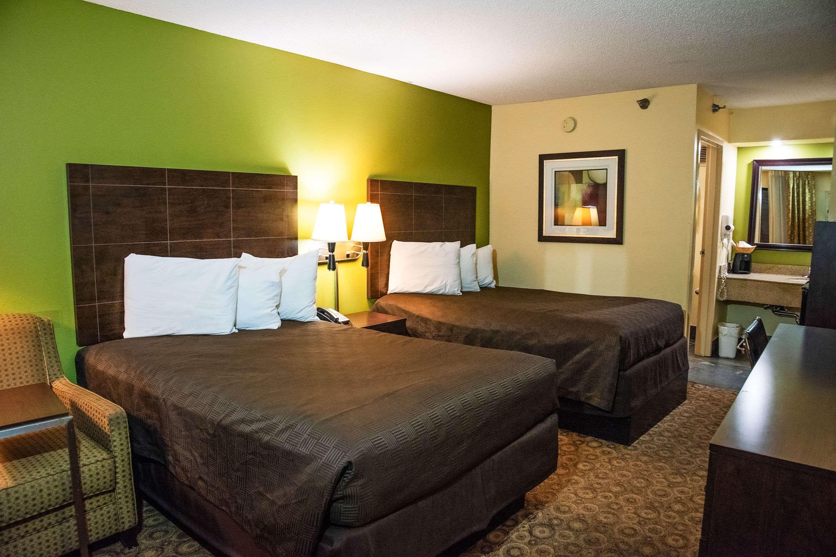 Rodeway Inn & Suites Clarksville Eksteriør bilde