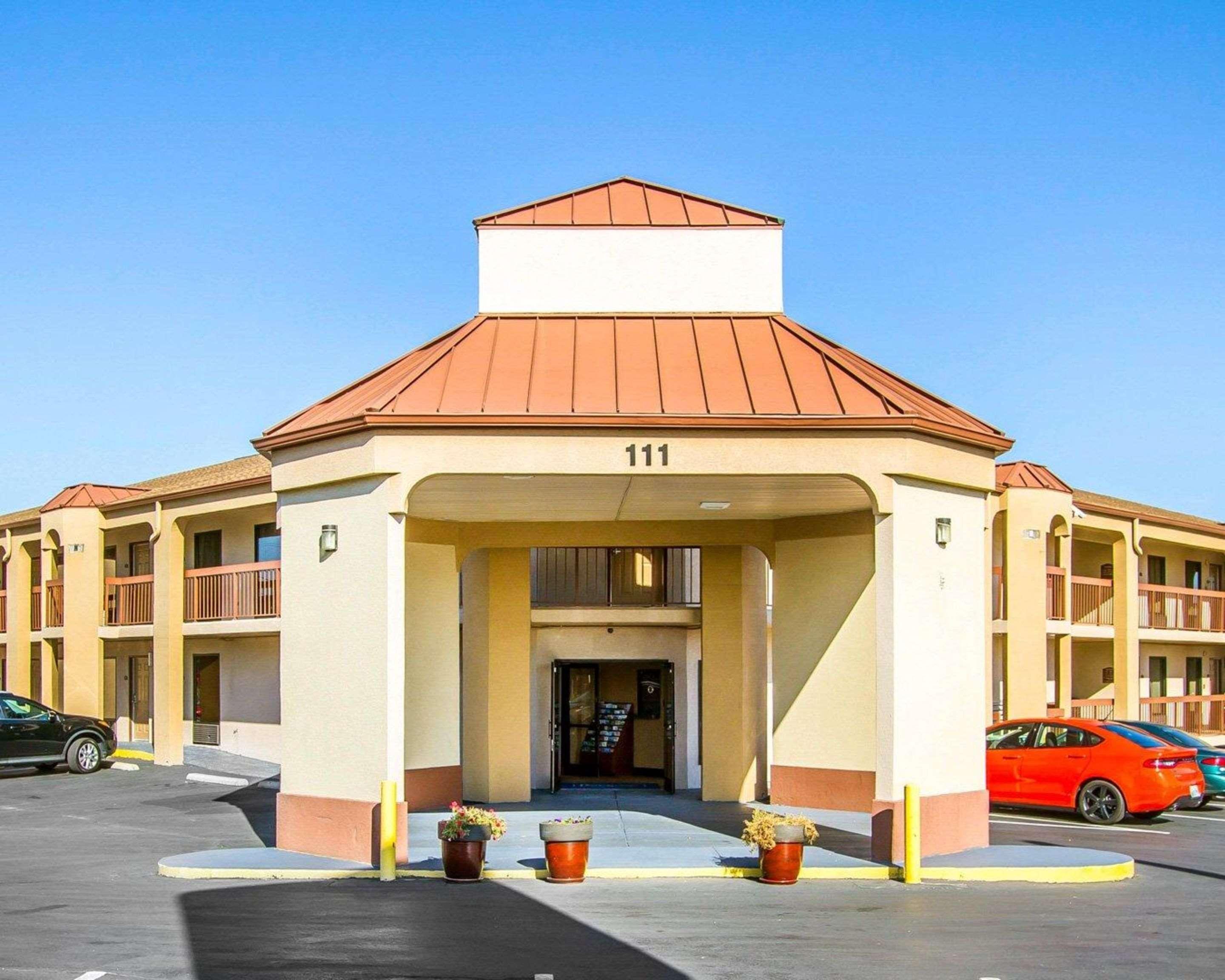 Rodeway Inn & Suites Clarksville Eksteriør bilde