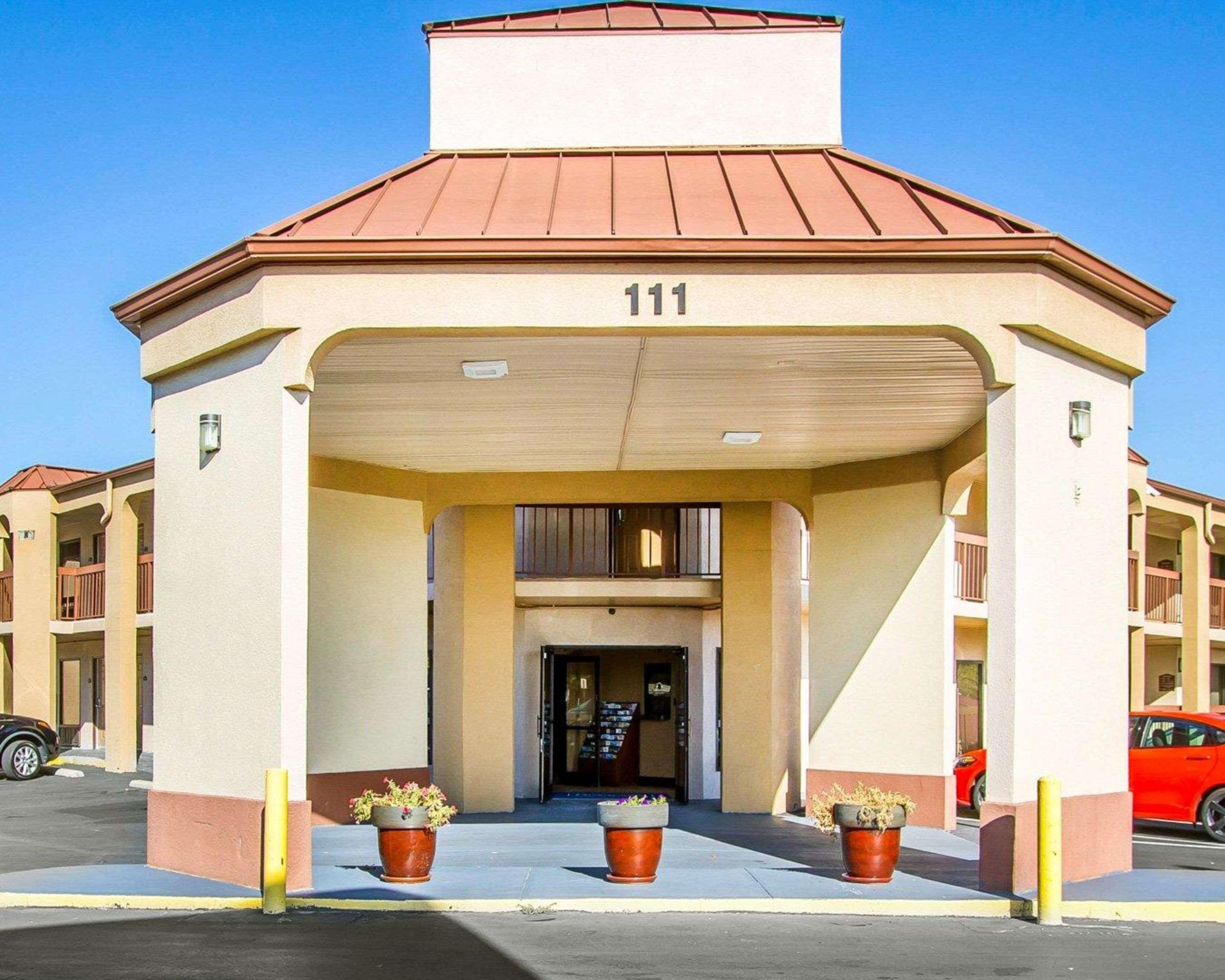 Rodeway Inn & Suites Clarksville Eksteriør bilde