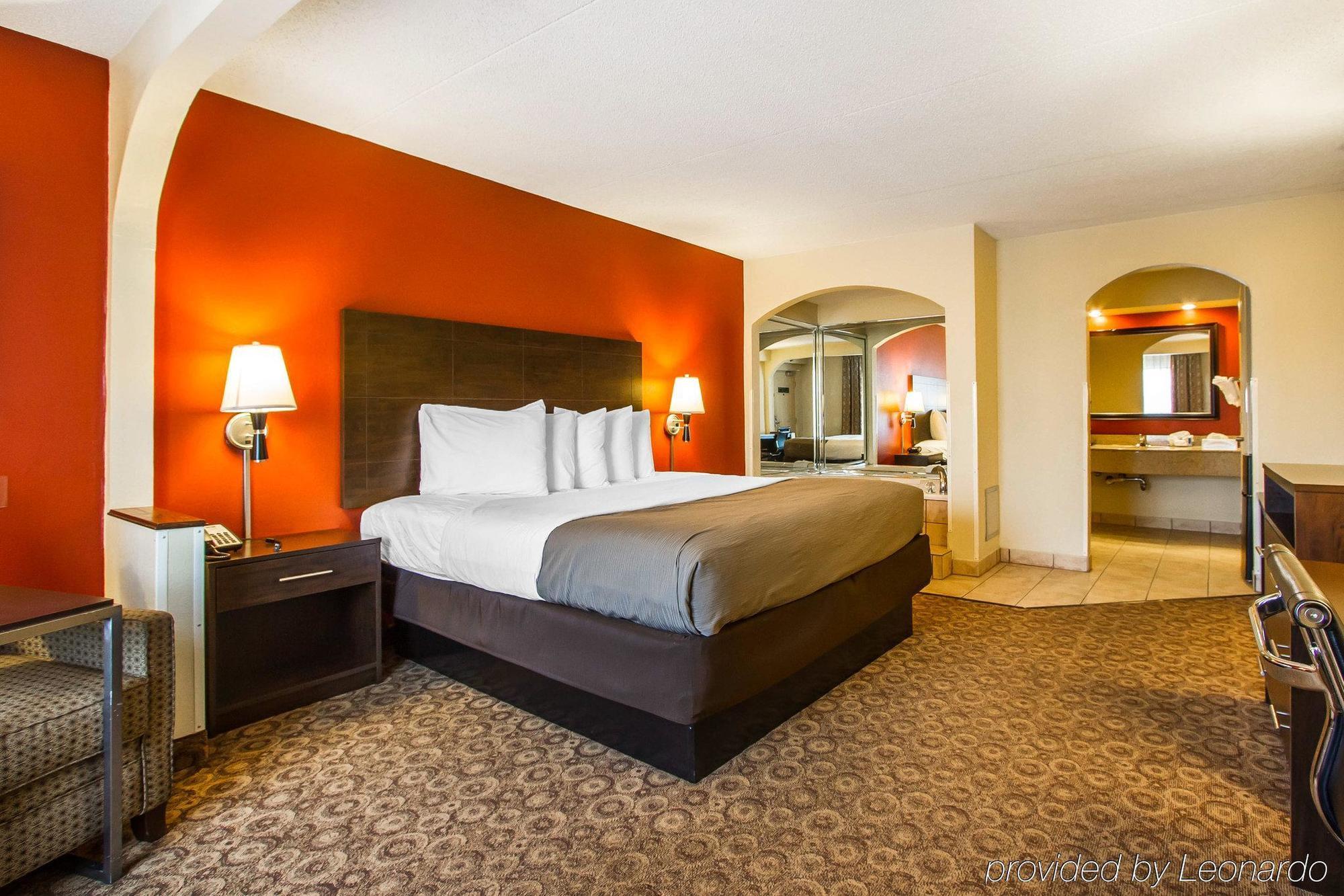 Rodeway Inn & Suites Clarksville Eksteriør bilde
