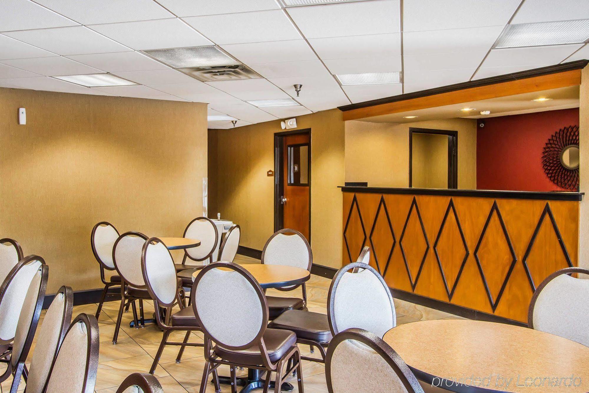 Rodeway Inn & Suites Clarksville Eksteriør bilde