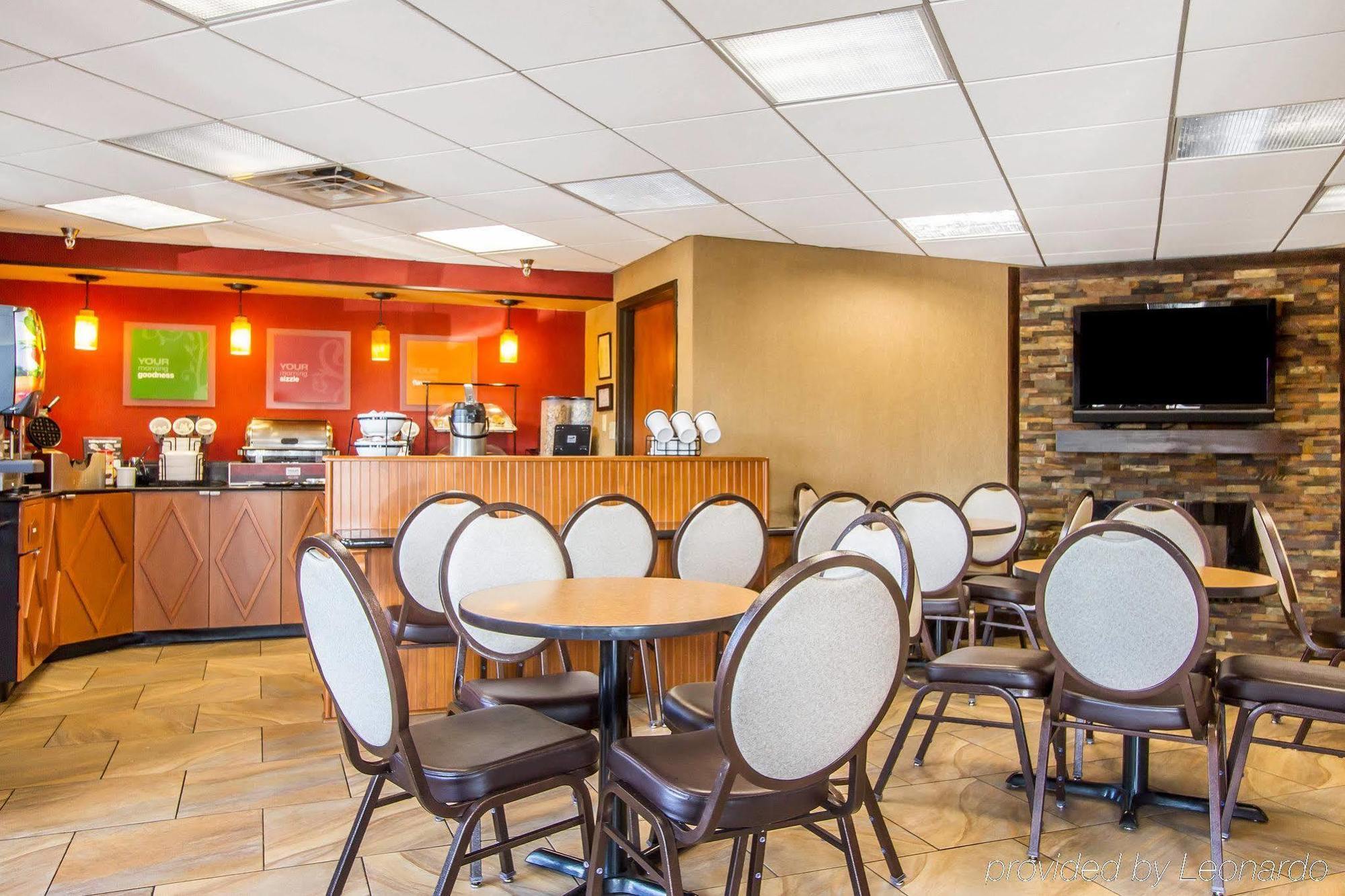 Rodeway Inn & Suites Clarksville Eksteriør bilde